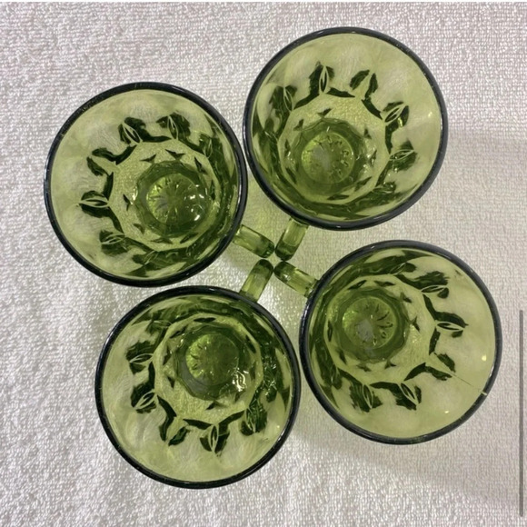 Vintage Avocado Green Glass  Punch Cups Snack Cups x4 - Picture 7 of 8